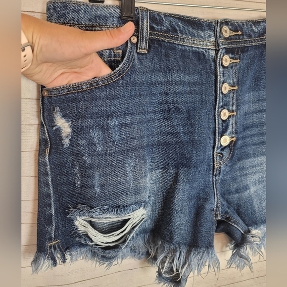 KANCAN FOR MAURICES BUTTON FRONT CUT OFF DISTRESSED JEAN SHORTS, SZ 30 - Picture 3 of 9